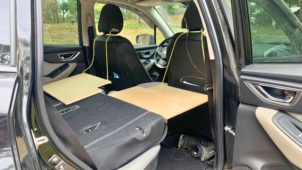 Half-build SUV camping platform