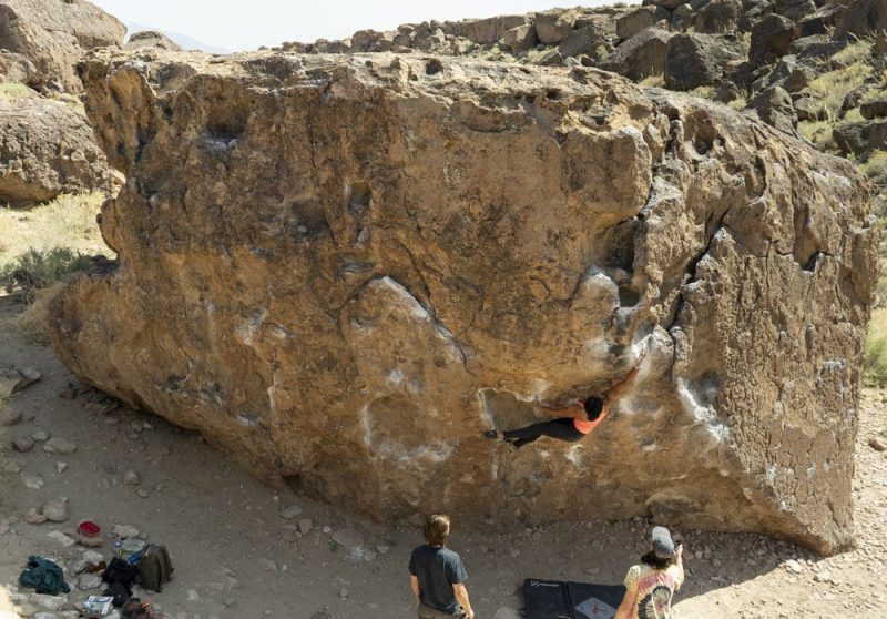 Climbing Ketron Classic in Happy and Sad Boulders