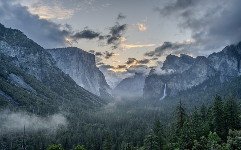 Misty sunrise in Yosemite National Park
